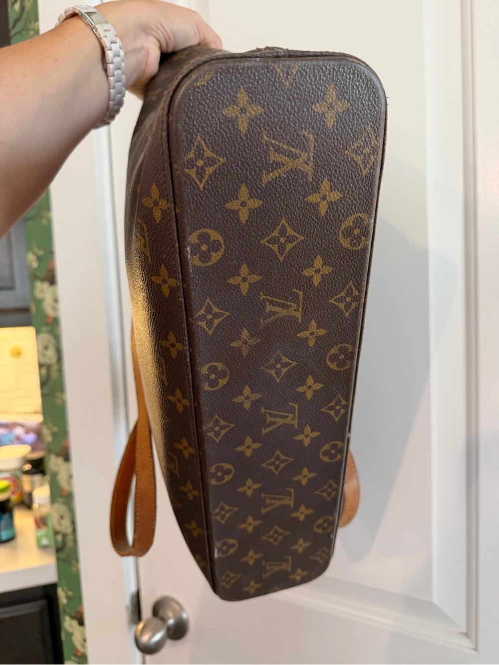 Louis Vuitton Luco Tote - Picture 5 of 14